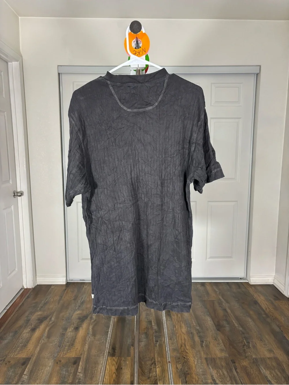 Levi's Men's V-Neck Short Sleeve Tee - Charcoal Gray